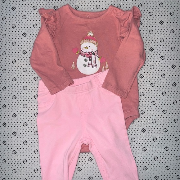 🛍 CUTE LITTLE GIRLS OUTFIT SIZE 3-6 MONTHS - Picture 1 of 7